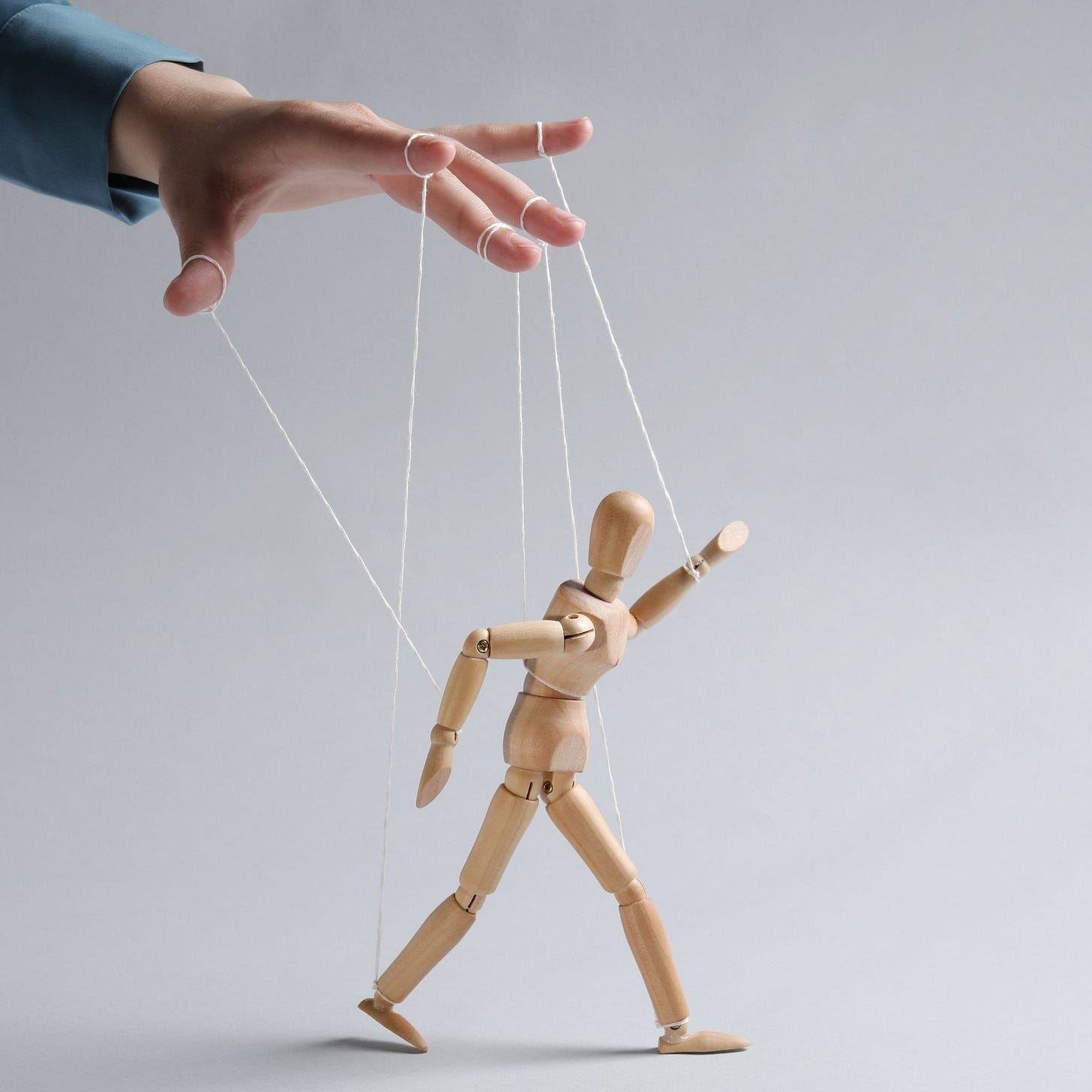 Controlling a puppet with strings