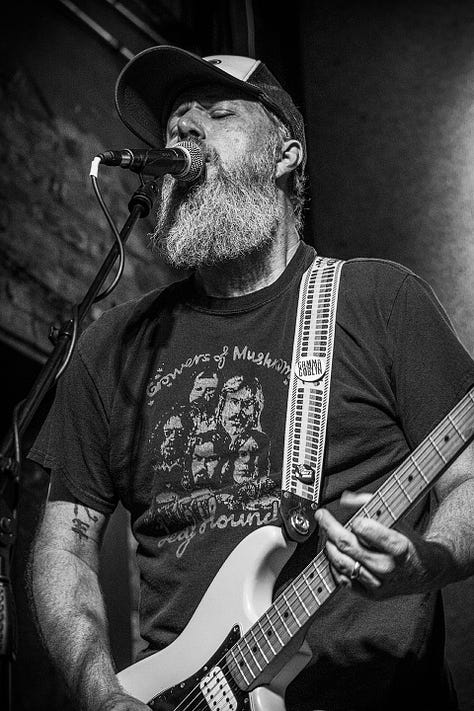 Skeksis performs at the Iron Horse / photos by author