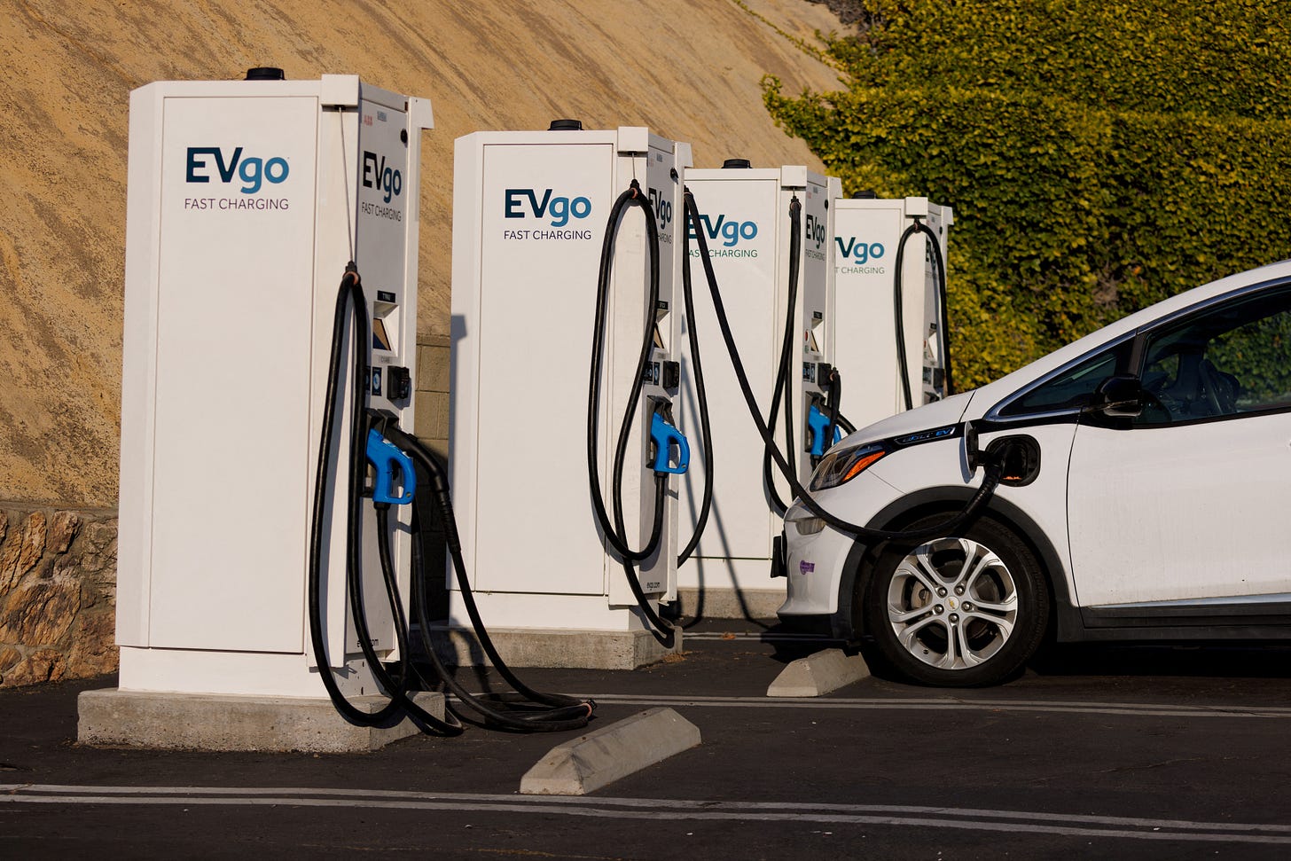 US offers EVgo conditional $1.05 billion loan for EV chargers | Reuters