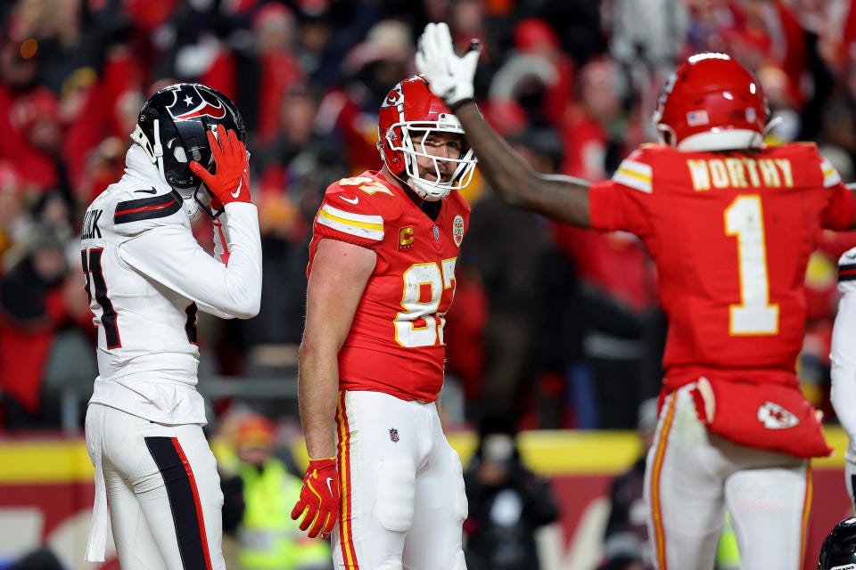 Taylor Swift Enthusiastically Celebrates Travis Kelce's Touchdown in Chiefs  vs. Texans Playoff Game
