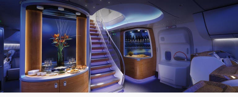 A staircase in a room

Description automatically generated with medium confidence
