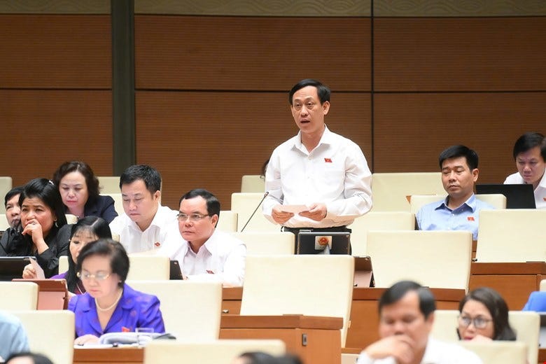 Đại biểu Mai Văn Hải, đoàn Thanh Hóa đặt câu hỏi chất vấn. Đại biểu Mai Văn Hải, đoàn Thanh Hóa đặt câu hỏi chất vấn.