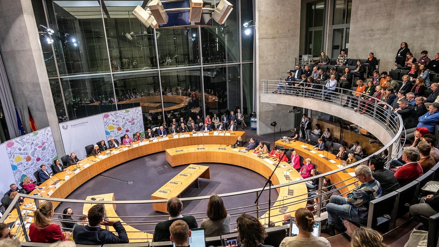 Deutscher Bundestag - Bürgerrat „Ernährung im Wandel“ überreicht sein  Bürgergutachten