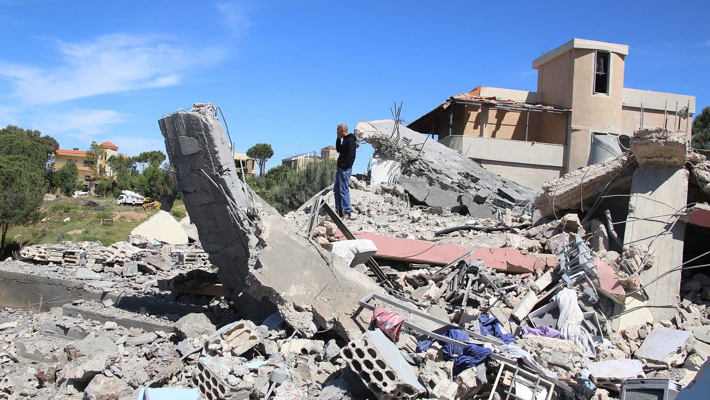 Israeli air strike hits southern Lebanon Israeli air strike hits southern Lebanon