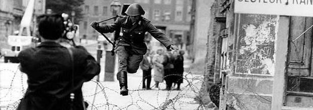 German soldier fleeing East Berlin in August 1961