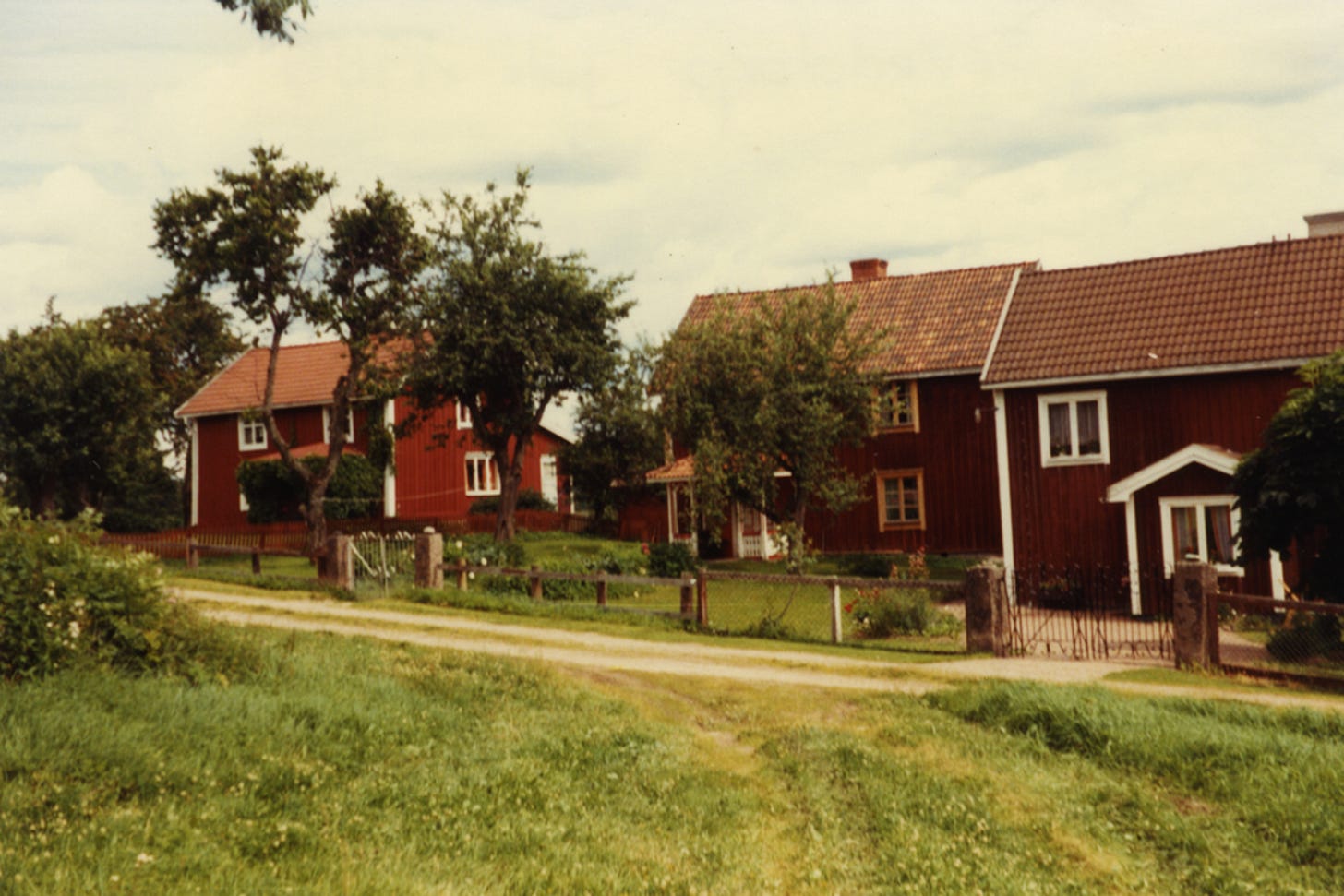 Barnen i Bullerbyn - Astrid Lindgren Barnen i Bullerbyn - Astrid Lindgren