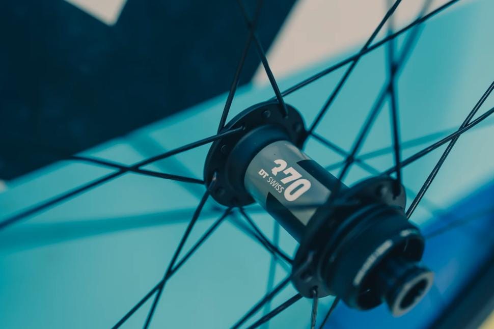 2025 Van Rysel VR 50 carbon wheels hub