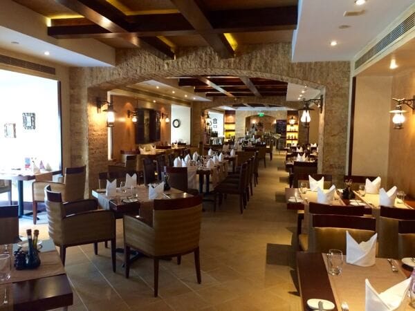 Spaccanapoli Crowne Plaza Abu Dhabi Arabian Notes 1