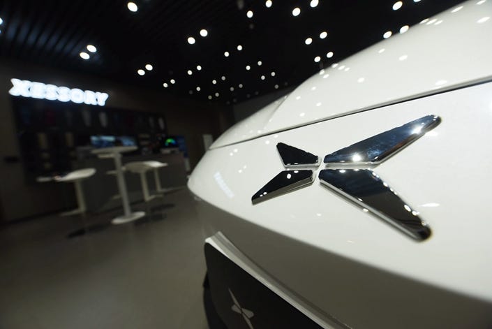 In the third quarter this year, XPeng posted a wider-than-expected net loss of 3.89 billion yuan, although its deliveries expanded 72% from the previous quarter to 40,008 vehicles