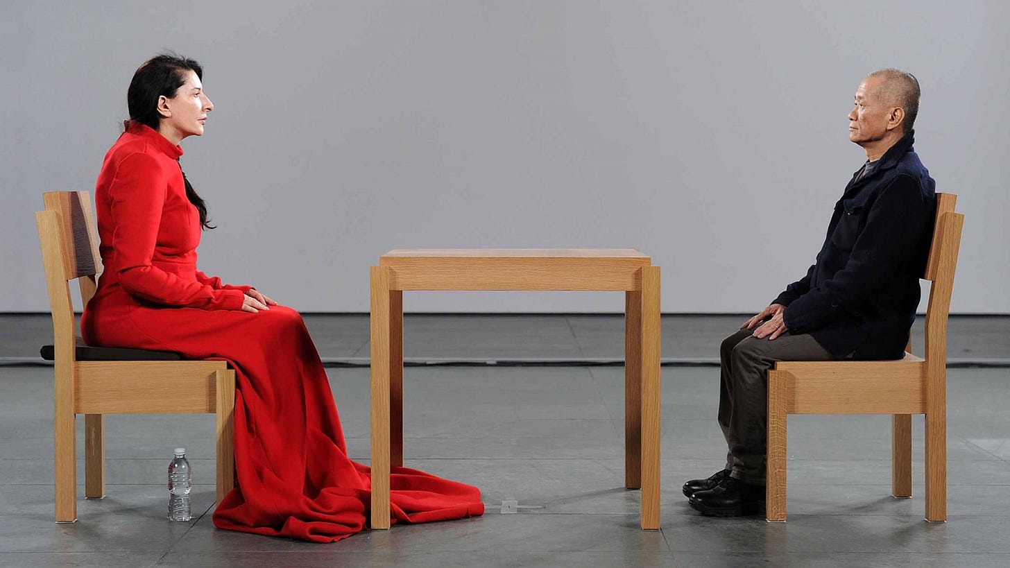 La artista está presente - Marina Abramović - Historia Arte (HA!)