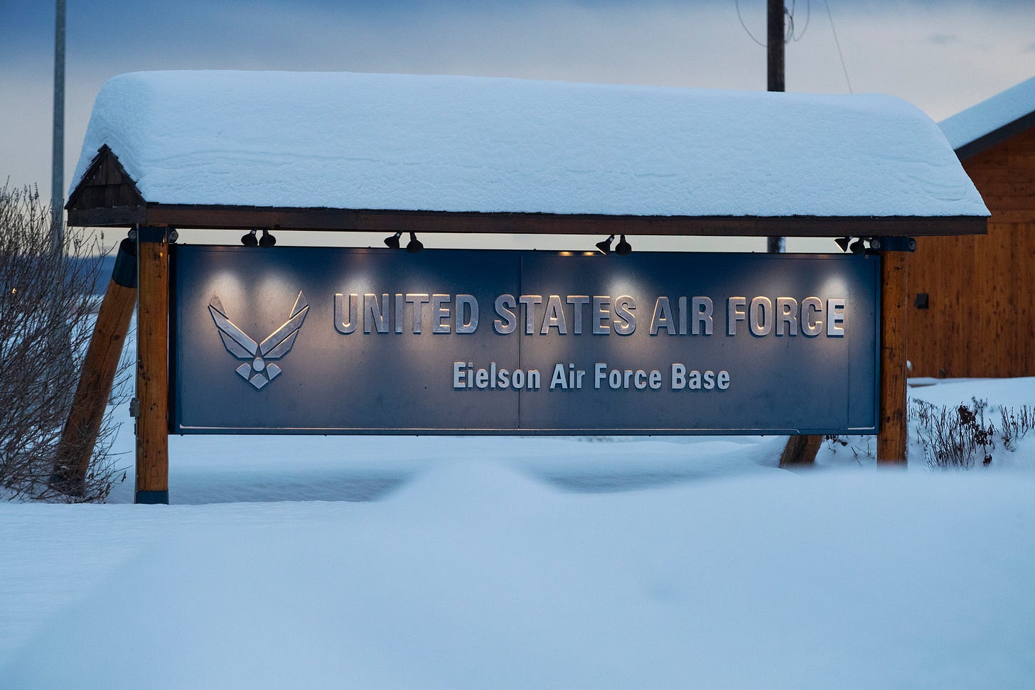 U.S. military quietly revokes planned contract for small nuclear plant at Eielson  Air Force Base - Anchorage Daily News