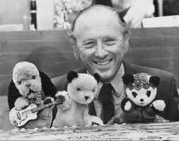 Any friends on ONP remember Sooty & Sweep with Harry Corbett 1950+ Any friends on ONP remember Sooty & Sweep with Harry Corbett 1950+