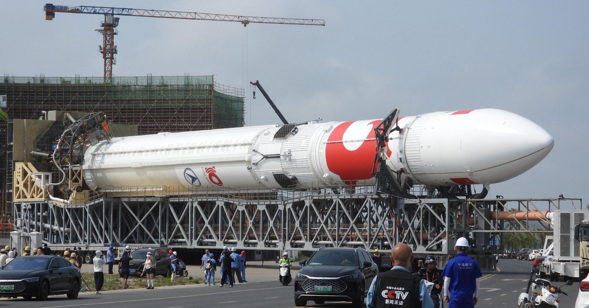 The Long March 10B Y1 vehicle during its rollout in early April 2026 for its wet dress rehearsal at the Wenchang Commercial Space Launch Site.