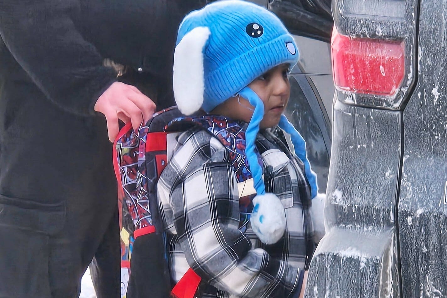 The photo of a 5-year-old held by ICE has an abhorrent power - The  Washington Post