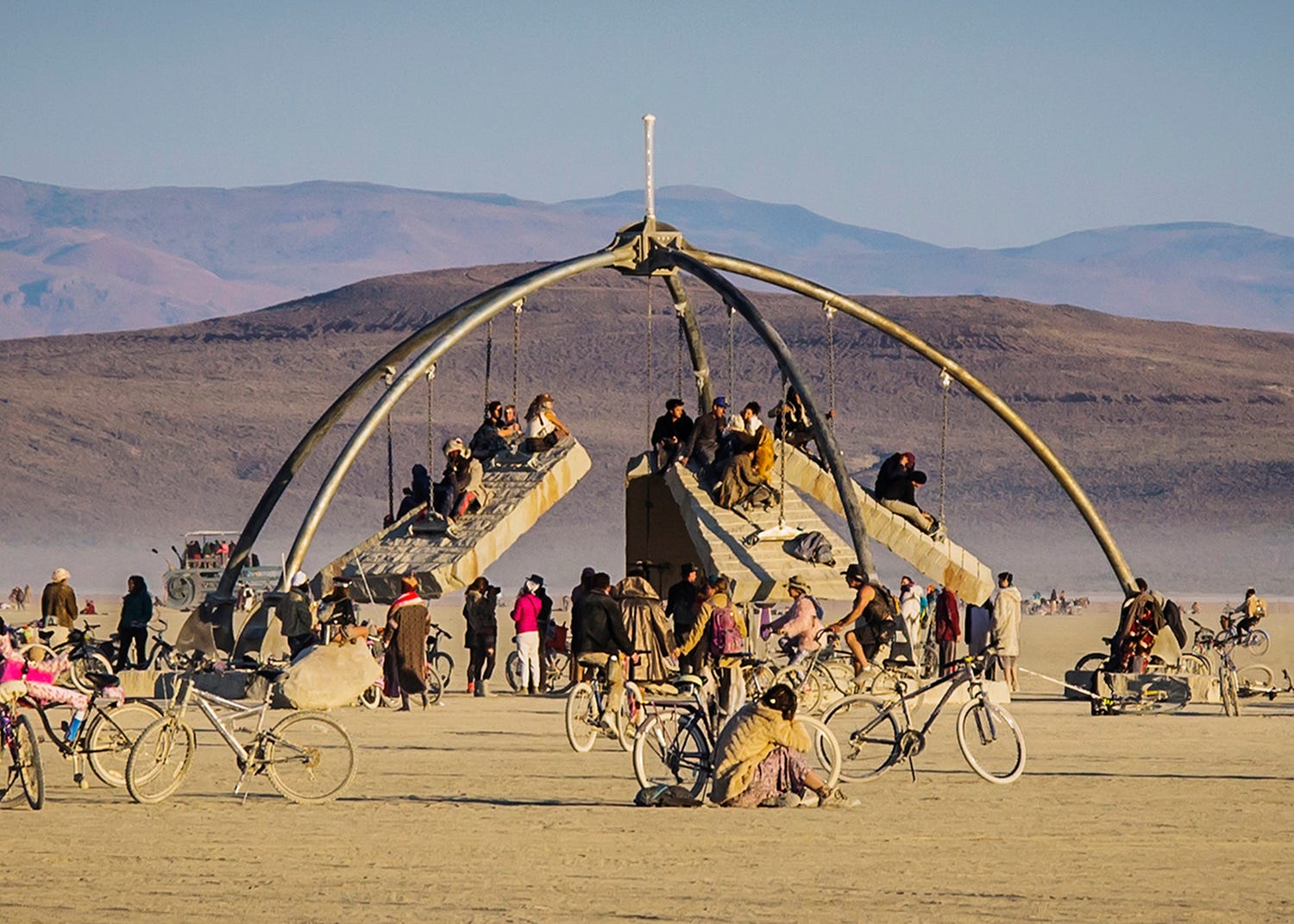 フェステナレンテ The Muddy Schadenfreude of Burning Man