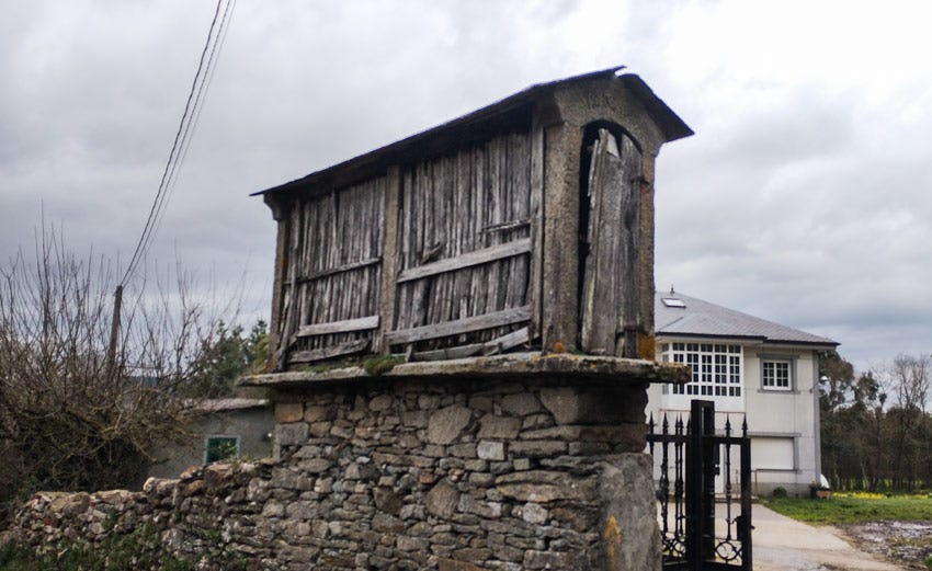 Hórreo de madera en Galicia