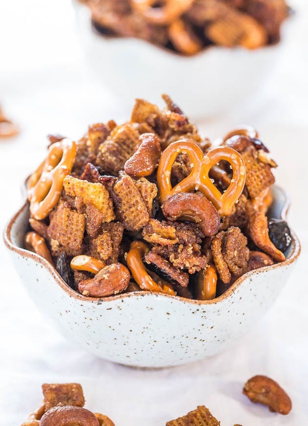 bowl of crock pot chex mix