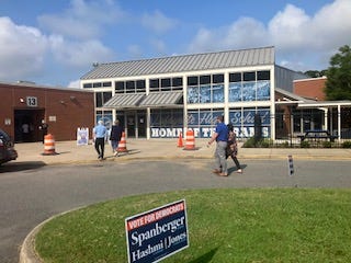 pictures of campaign rally for Democratic candidates