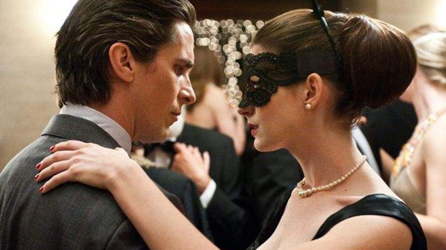 Purrrrrr! Anne Hathaway's sexy cat burglar lifts 'Dark Knight Rises'