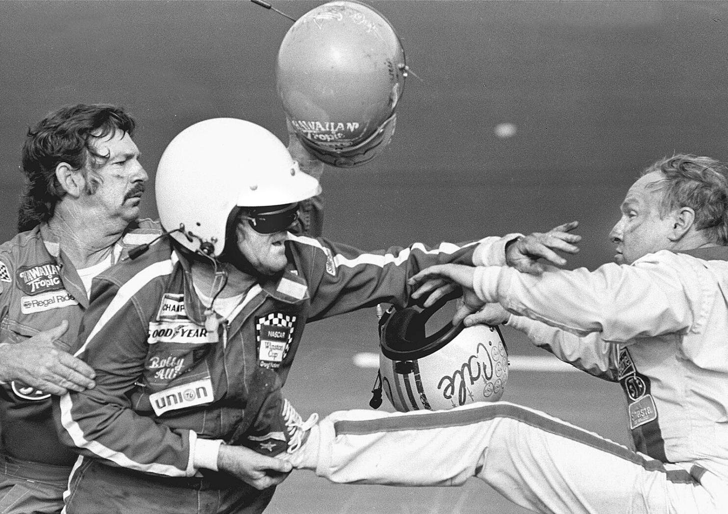 Cale Yarborough-Bobby Allison fight at 1979 Daytona 500 put NASCAR in national spotlight - Los Angeles Times Cale Yarborough-Bobby Allison fight at 1979 Daytona 500 put NASCAR in national spotlight - Los Angeles Times
