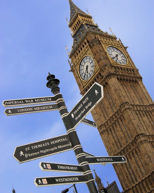 May be an image of text that says 'KaaaAиAaHa หรงกพรอร ነክቁ IMPERIAL WAR MU MUSEUM LONDON AQUARIUM ት 大 PATH Bridge THA HAMES ord Hungerford 48 HOSPITAL Museum) Muscum ST. THOMAS'S Nightingale Florence 豆 WHITEHALL EMBANKMENT 大同 WESTMINSTER'