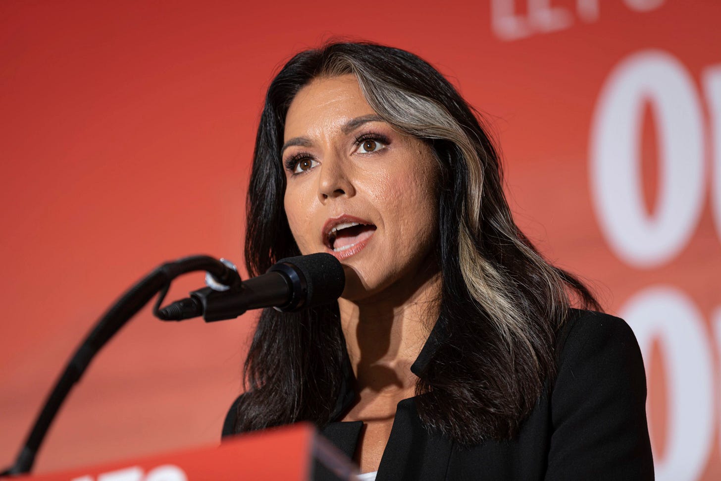 Tulsi Gabbard, who sought 2020 Democratic nomination, says she's leaving  party | CNN Politics