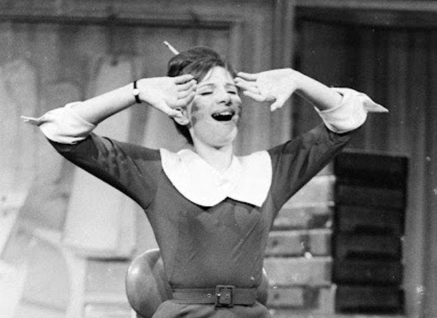 Barbra Streisand en répétition, à 19 ans Barbra Streisand en répétition, à 19 ans