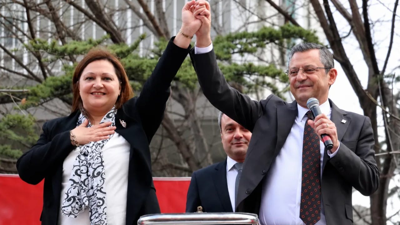 CHP'den AKP'ye geçiyor: Burcu Köksal'ın 6 ay önceki sözleri dikkat çekti CHP'den AKP'ye geçiyor: Burcu Köksal'ın 6 ay önceki sözleri dikkat çekti