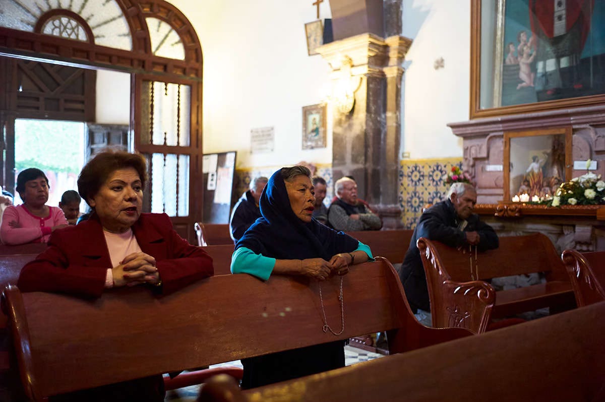 Parishoners at Templo de Nuestra Señora de la Salud