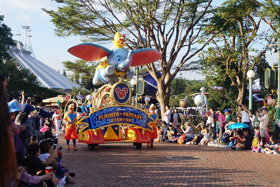 File:Disney Parade at Disneyland Hong Kong.jpg