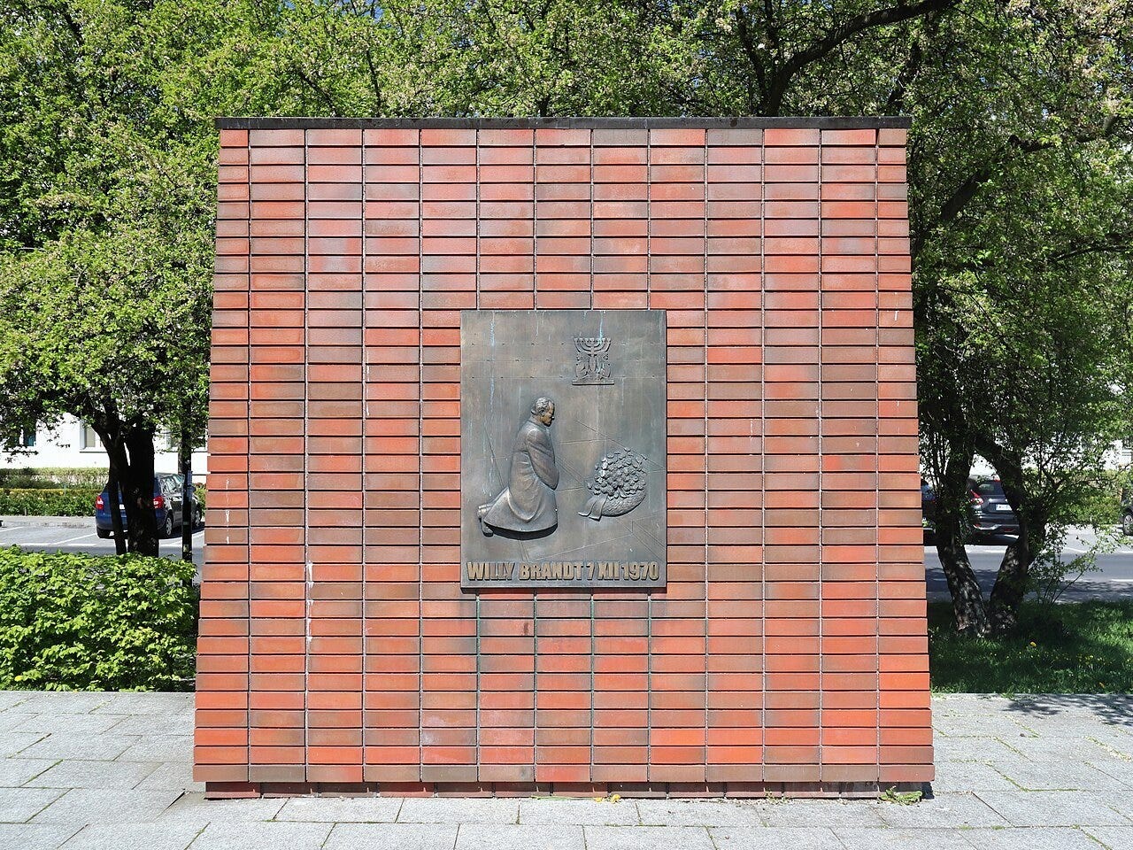 2022 Warszawa pomnik Willy'ego Brandta, 6.jpg 2022 Warszawa pomnik Willy'ego Brandta, 6.jpg