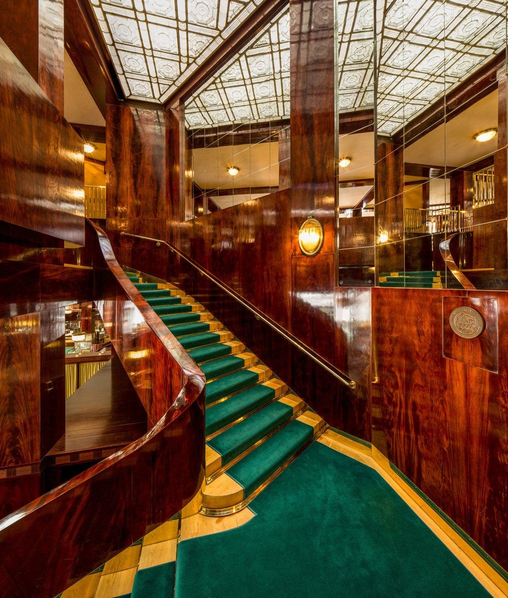 Indeed, the Looshaus seems to pre-empt Art Deco, as it combines futuristic,  vertical, modern forms with great luxury and decadent materials, especially  inside. Indeed, it seems Loos wasn't quite able to fully