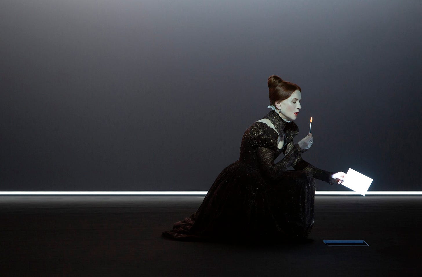 Theater Review: MARY SAID WHAT SHE SAID (Robert Wilson and Isabelle Huppert  at NYU Skirball) - Stage and Cinema