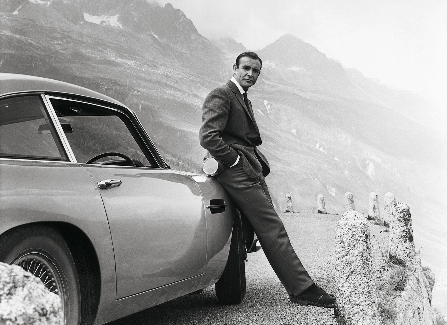 James Bond: Bildband aus dem Taschen Verlag feiert 007 | STERN.de