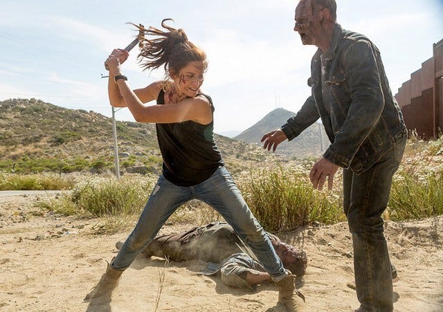 fear the walking dead ophelia killing walker 2016 fear the walking dead ophelia killing walker 2016