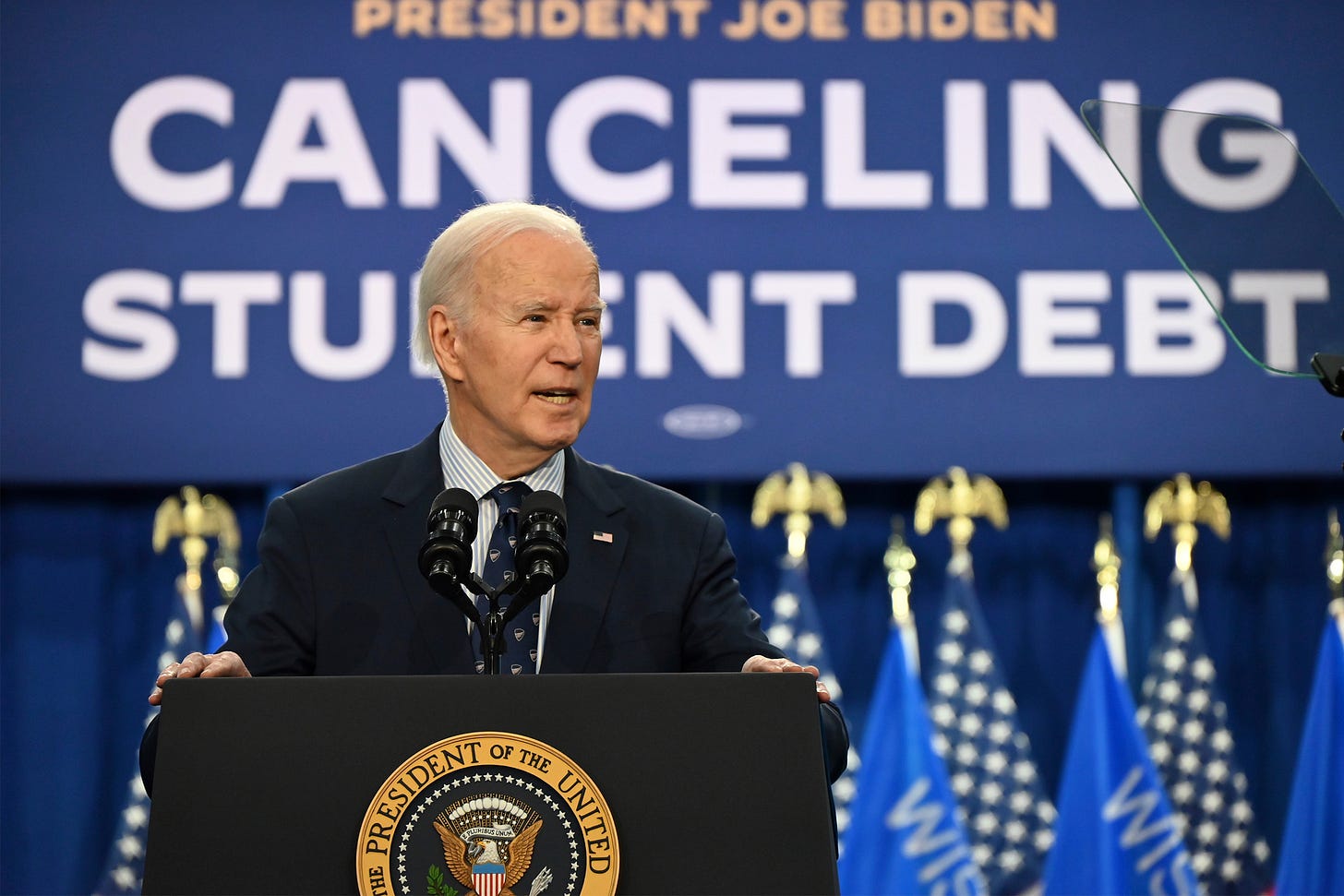 Younger votes still lean toward Biden — but it's complicated — Harvard  Gazette