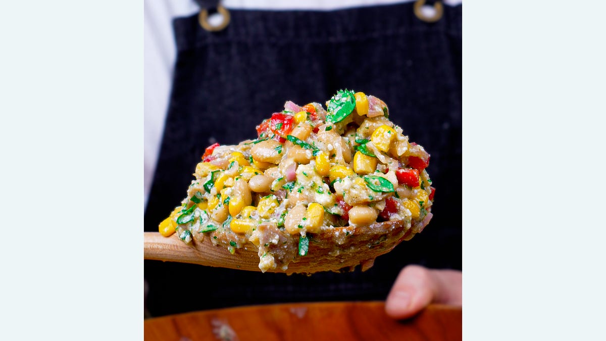 Salsa Verde Chicken Meal Prep Salad - Mishka Makes Food