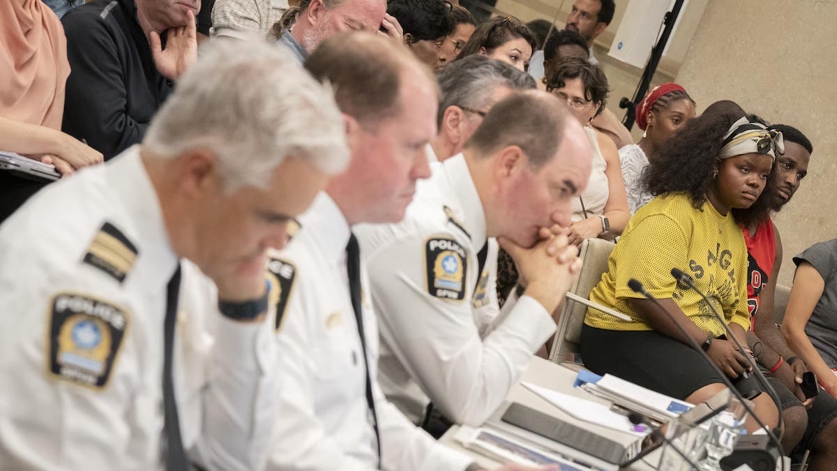 Deux crises, une même urgence : des réponses réclamées à Montréal et en Colombie Deux crises, une même urgence : des réponses réclamées à Montréal et en Colombie