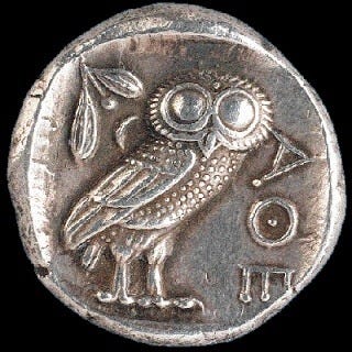 BUHO DE MINERVA.