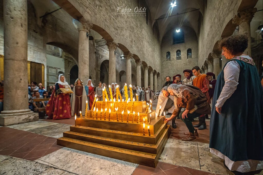 The Offering of the Candles to San Giovenale in Narni’s Cathedral - foto by: Fabio Oddi The Offering of the Candles to San Giovenale in Narni’s Cathedral - foto by: Fabio Oddi