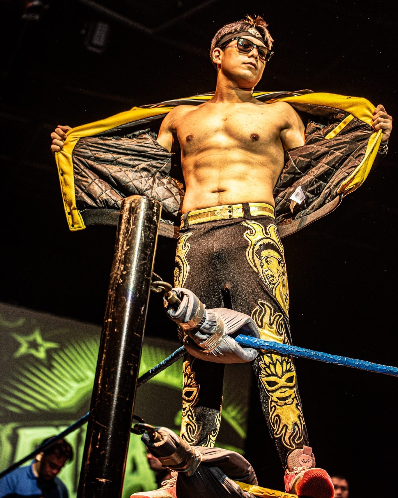 I like his beefier build now more though, looks like a proper pro wrestler