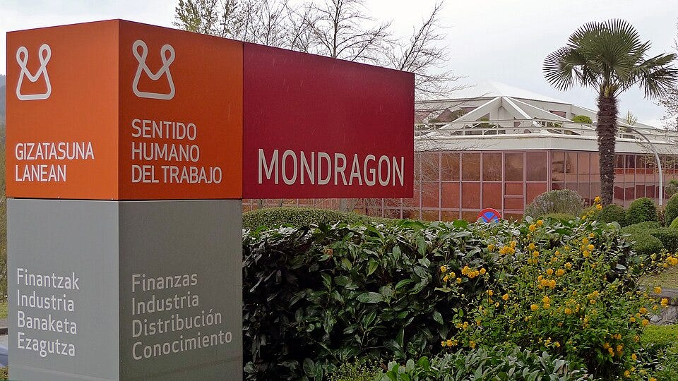 File:Viaje a la Corporación Mondragón en el País Vasco.jpg