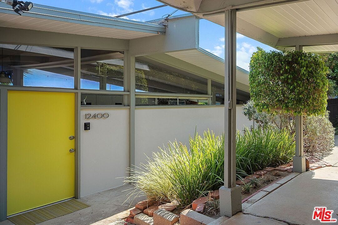 carousel photo #1 (MLS)