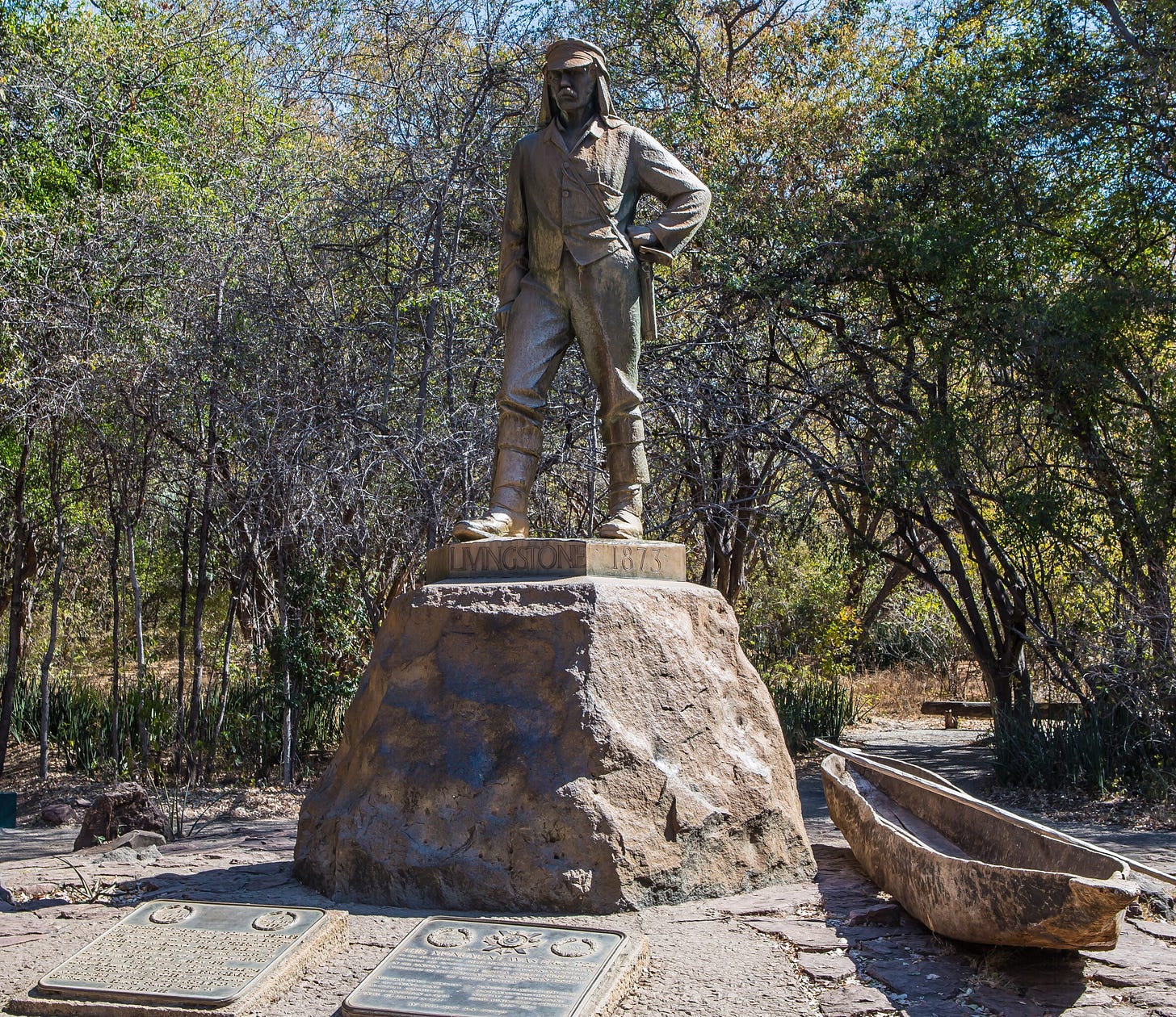 File:Livingstone statue at Victoria Falls, Zimbabwean side.jpg - Wikimedia  Commons