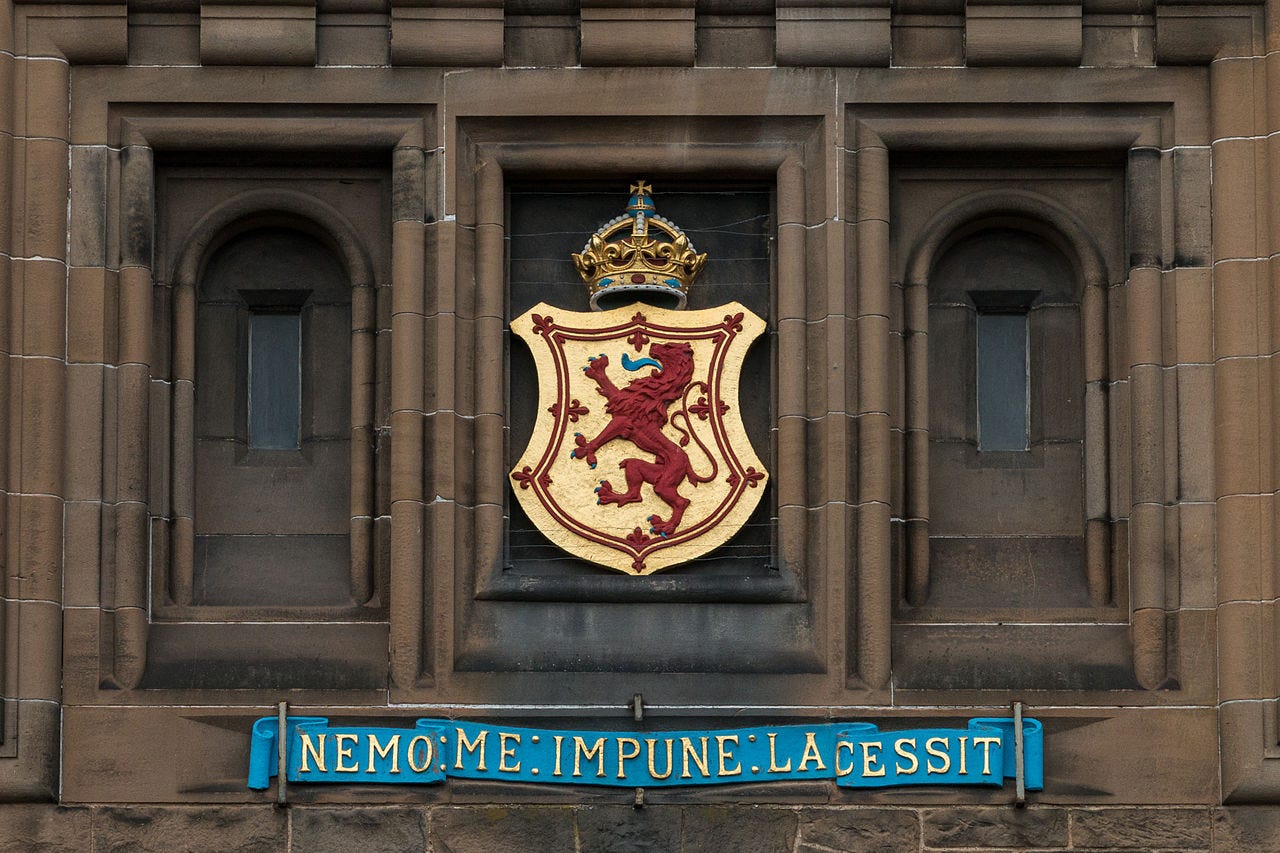 File:Nemo me impune lacessit above the gate of Edinburgh Castle.jpg -  Wikipedia