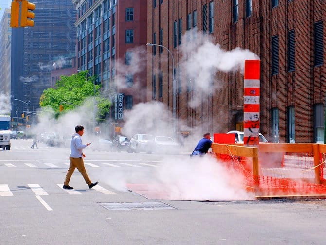 Why is steam rising from the New York streets? - NewYork.com.au Why is steam rising from the New York streets? - NewYork.com.au