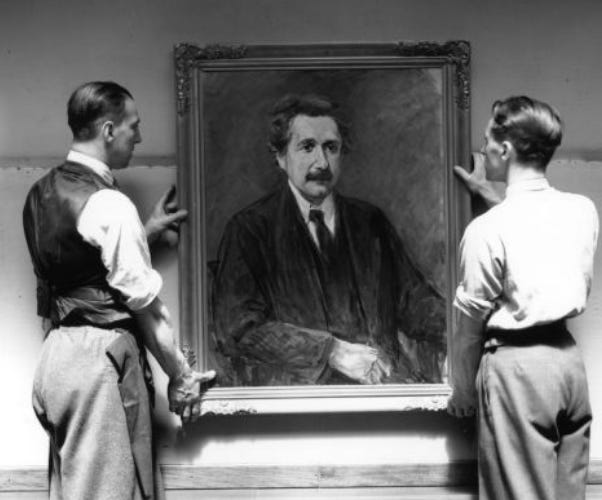 A group of people looking at a painting

AI-generated content may be incorrect.