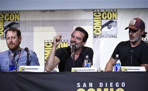 jeffrey dean morgan negan on walking dead comic con panel 2016 jeffrey dean morgan negan on walking dead comic con panel 2016