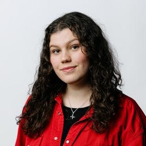 Iranilainen hybridivaikuttaja ja propagandisti, Sara Hussein. Iranilainen hybridivaikuttaja ja propagandisti, Sara Hussein.