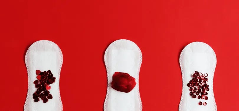 Menstruação com coágulos: 7 principais causas e o que fazer